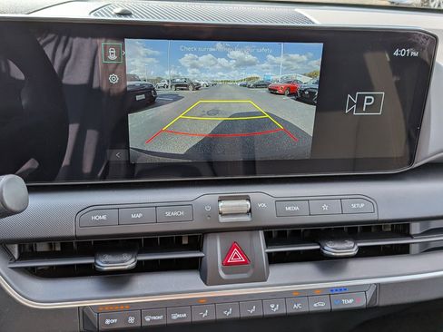 Used 2025 Kia K4 LXS image 23