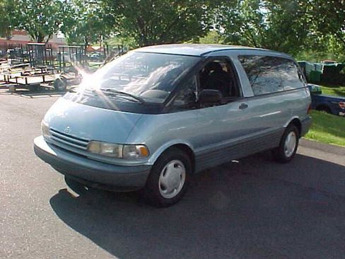 Used 1991 Toyota Previa LE RWD image 4