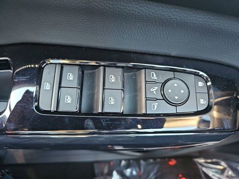 New 2026 Nissan Pathfinder Platinum w/ Accent Package FWD image 32