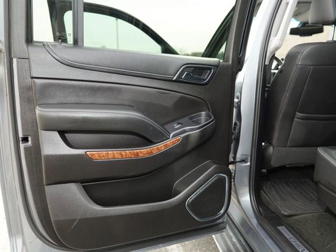 Used 2018 Chevrolet Suburban Premier image 24