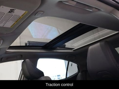 Used 2025 Toyota Camry XLE FWD image 8