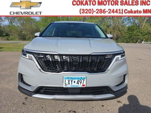 Used 2024 Kia Carnival EX FWD image 2
