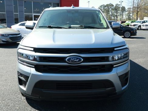 Used 2024 Ford Expedition Max XLT image 2