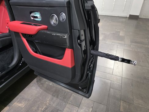 Used 2020 Rolls-Royce Cullinan Black Badge AWD/4WD image 17