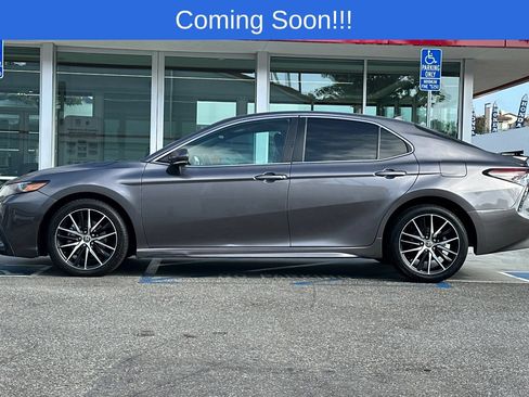 Used 2023 Toyota Camry SE FWD image 7
