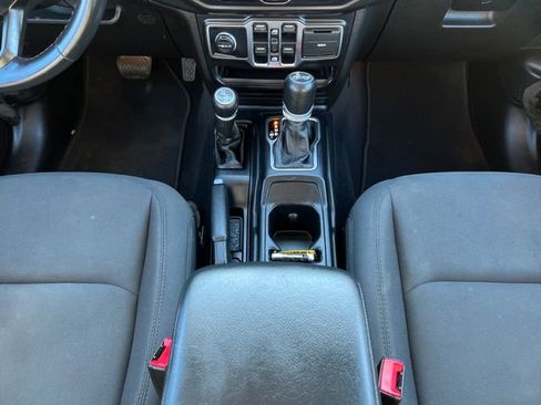 Used 2020 Jeep Wrangler Unlimited Sport S image 24