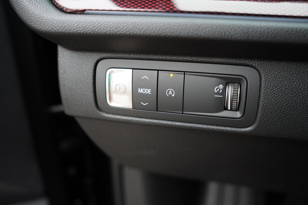 Certified 2024 Chevrolet Traverse RS FWD image 29