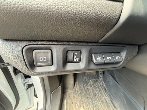 Used 2023 GMC Acadia AT4 w/ Technology Package AWD/4WD image 26