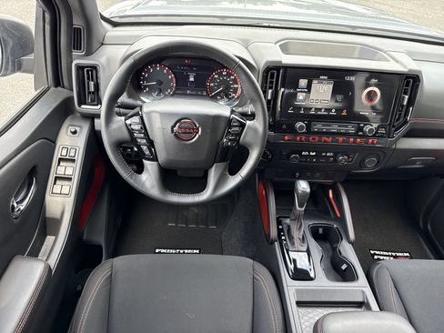 Used 2025 Nissan Frontier PRO-4X AWD/4WD image 12