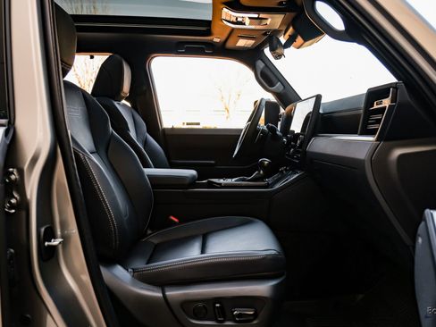 Used 2025 Lexus GX 550 550 Luxury+ HUD Traffic LIFTED w/ Accessory Package (2T) image 43