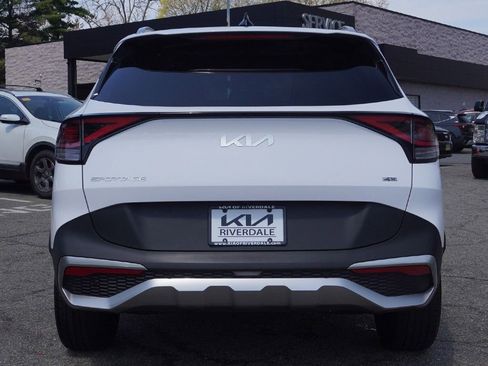 Used 2023 Kia Sportage EX image 11