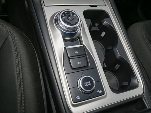 Used 2022 Ford Explorer XLT AWD/4WD image 28