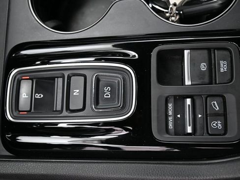 Used 2025 Honda Pilot EX-L image 28