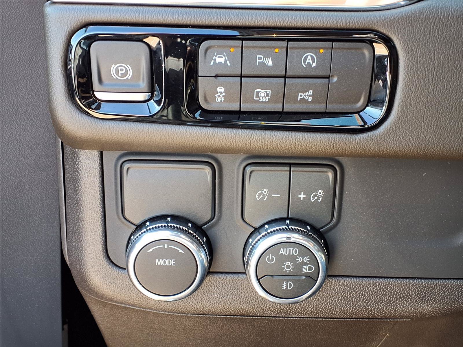 Used 2026 GMC Yukon Elevation RWD image 24