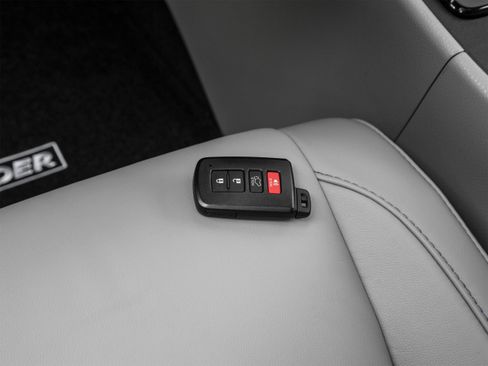 Used 2016 Toyota Highlander XLE image 43