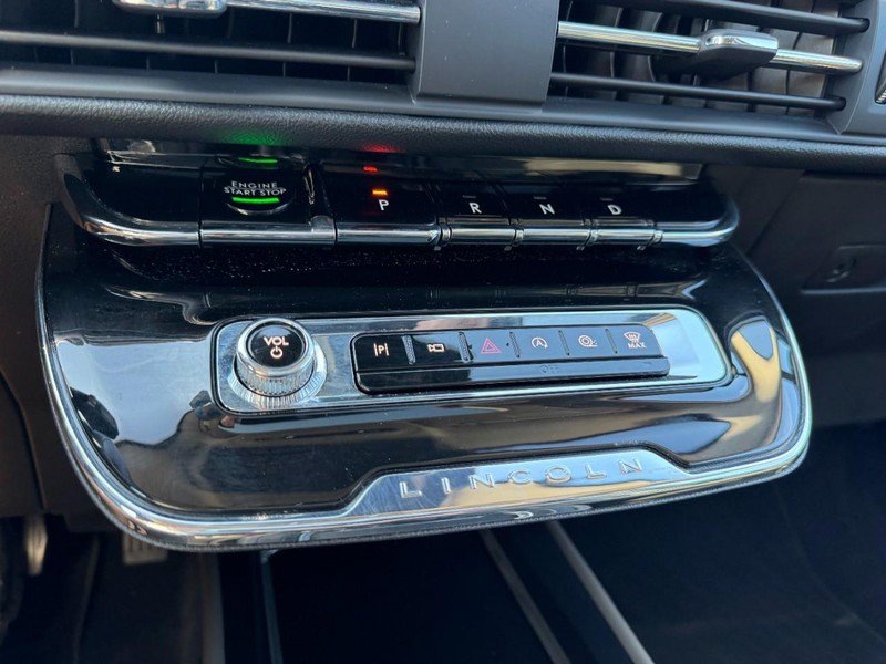 Used 2025 Lincoln Corsair AWD w/ Equipment Group 101A image 14