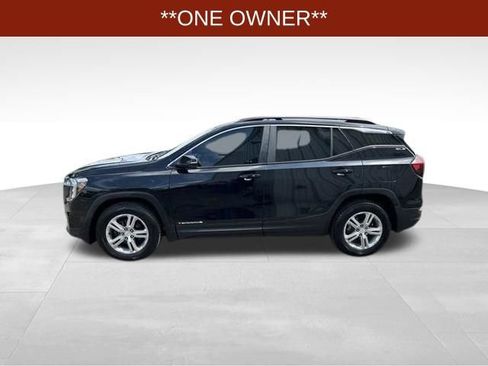 Used 2024 GMC Terrain SLE w/ Driver Convenience Package FWD image 4