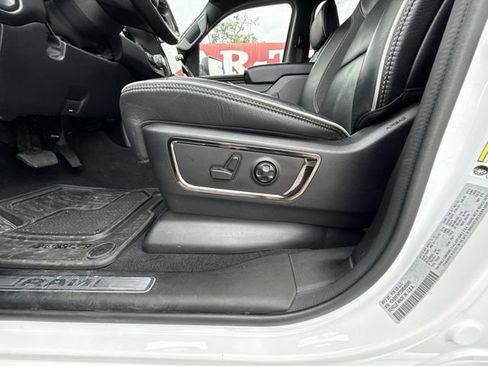 Used 2025 RAM 1500 Limited AWD/4WD image 12