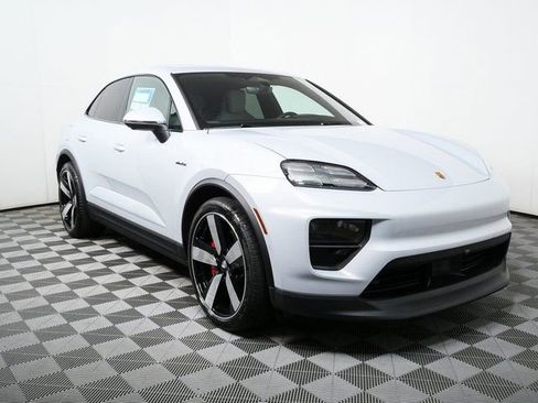 New 2026 Porsche Macan 4S Electric image 27