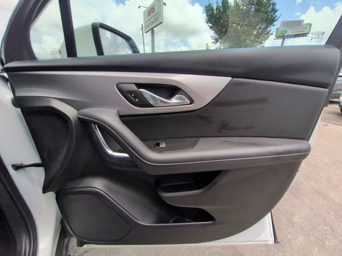 Used 2025 Chevrolet Blazer LT FWD image 32