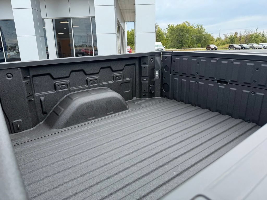 New 2026 Chevrolet Silverado 1500 RST w/ RST All Star Premium Package AWD/4WD image 14