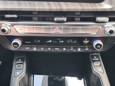 Used 2025 Kia Telluride SX image 23