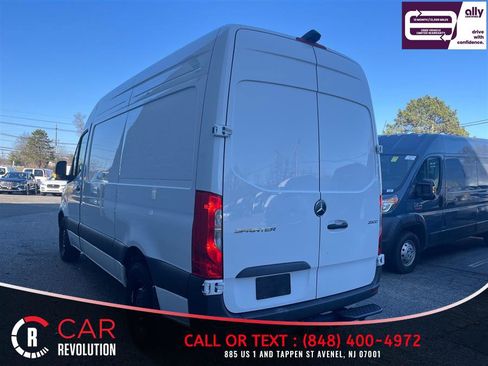 Used 2025 Mercedes-Benz Sprinter 2500 image 4
