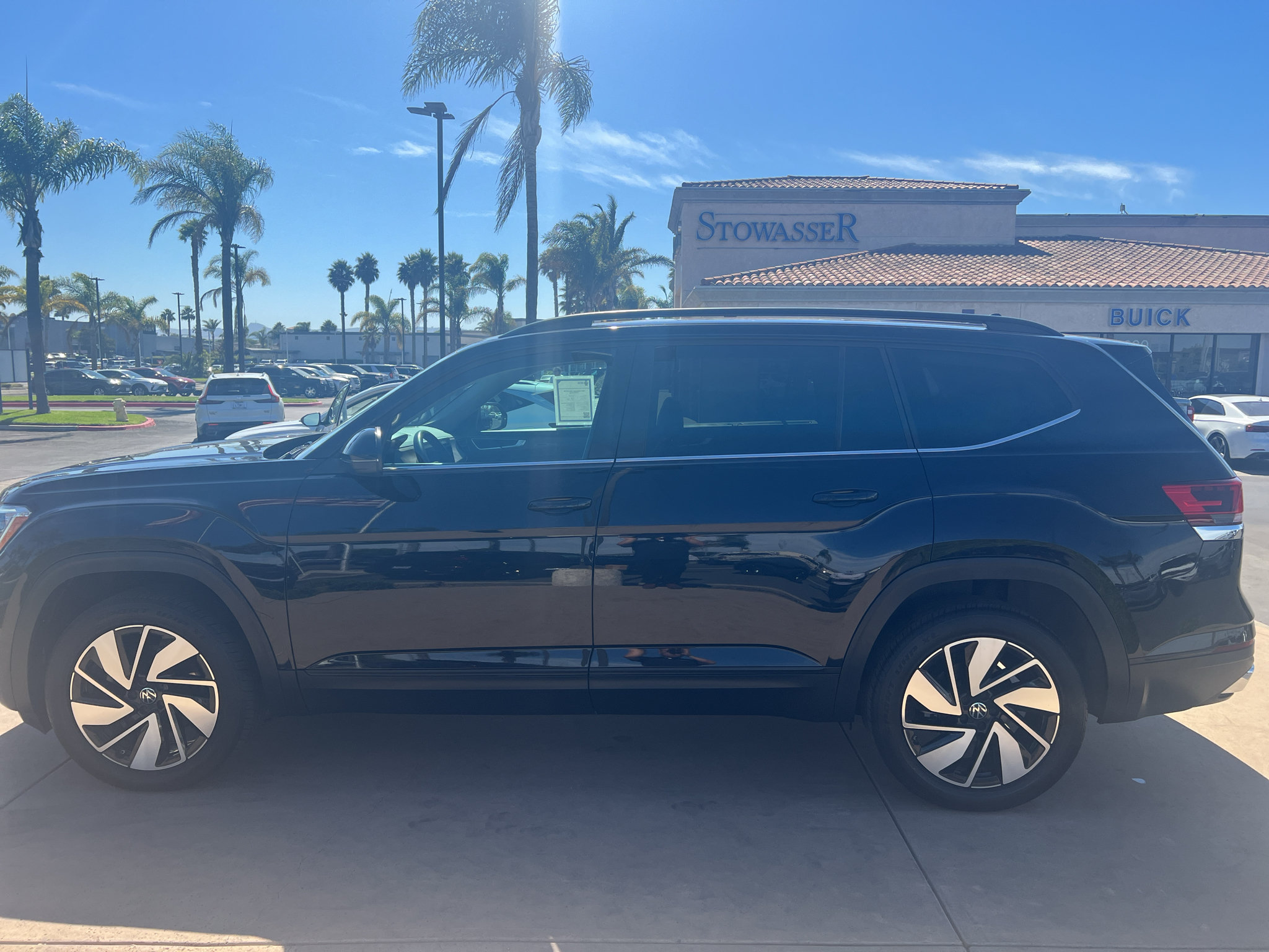 Used 2024 Volkswagen Atlas SE FWD image 8