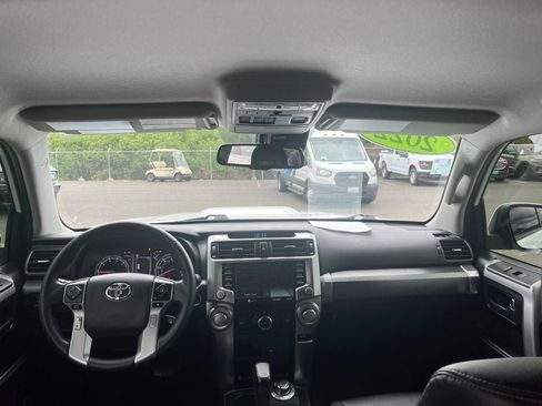 Used 2022 Toyota 4Runner TRD Sport w/ Technology Package AWD/4WD image 15