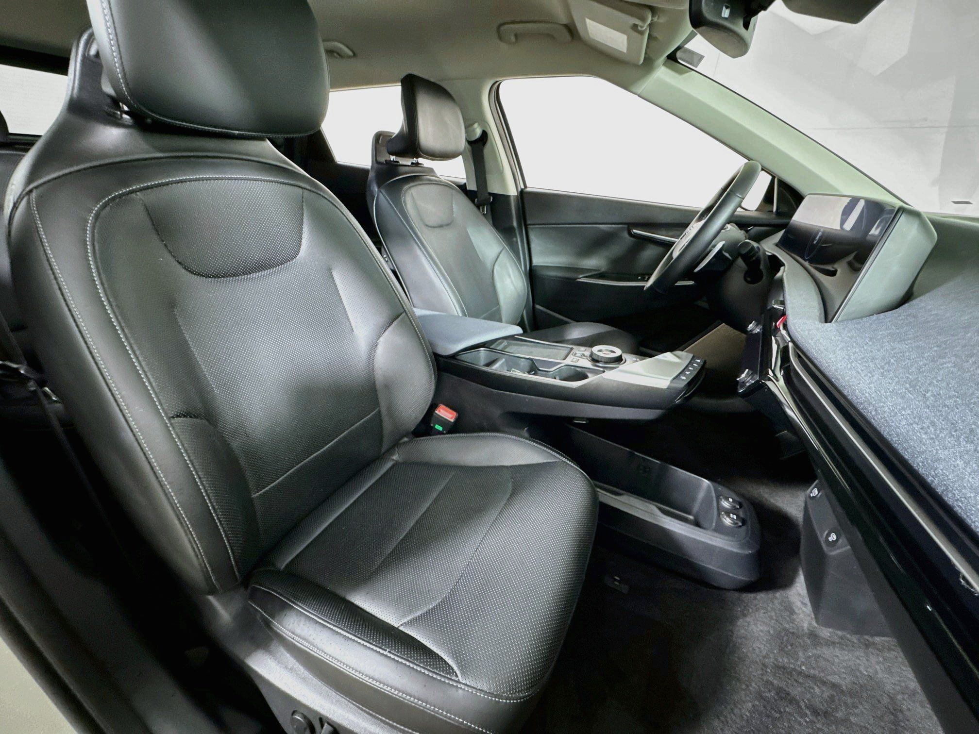 Used 2023 Kia EV6 Wind w/ Wind Technology Package AWD/4WD image 28