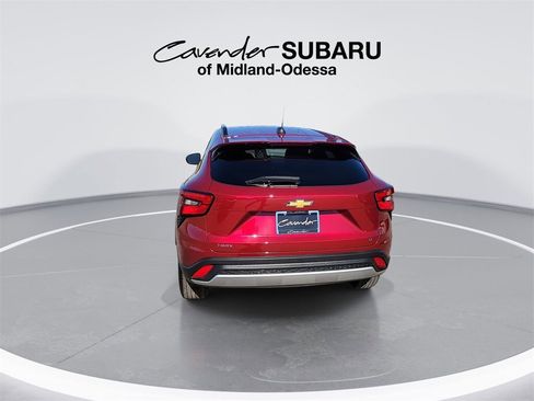 Used 2025 Chevrolet Trax LT image 7