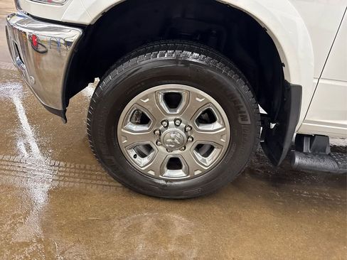 Used 2018 RAM 2500 Laramie w/ Convenience Group image 11