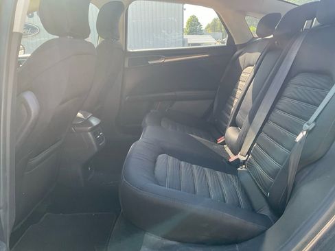 Used 2016 Ford Fusion SE FWD image 14