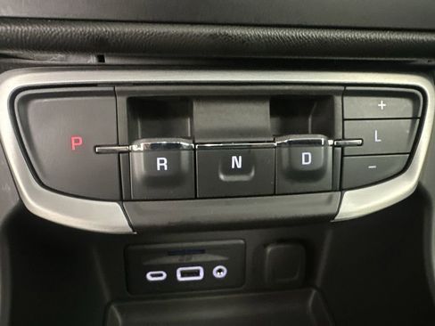 Used 2022 GMC Terrain SLT image 17