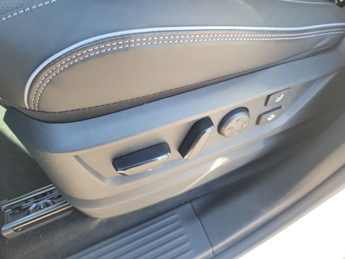 New 2026 INFINITI QX80 Autograph w/ Premium Cargo Package image 17