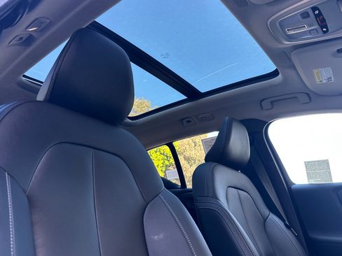 Certified 2025 Volvo XC40 B5 Core w/ Protection Package Premier image 18