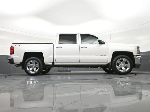 Used 2018 Chevrolet Silverado 1500 LT w/ LT Eassist Package AWD/4WD image 30