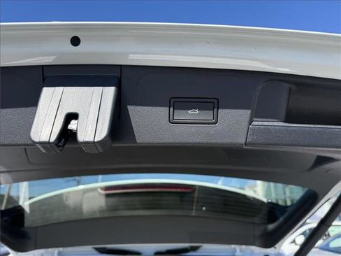 New 2026 Volkswagen Atlas SEL Premium R-Line AWD/4WD image 10