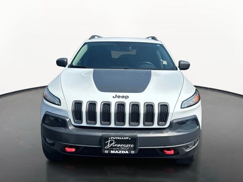 Used 2017 Jeep Cherokee Trailhawk AWD/4WD image 8