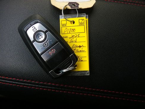 Used 2025 Ford Escape ST-Line image 37