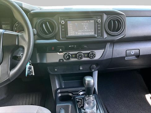 Used 2017 Toyota Tacoma SR w/ SR Convenience Package RWD image 7