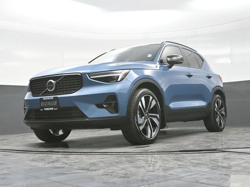 Used 2025 Volvo XC40 B5 Ultra AWD/4WD image 23