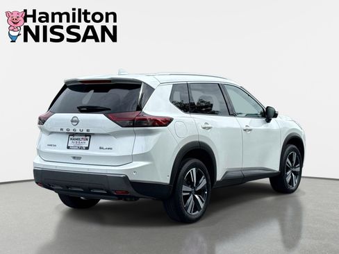 Used 2026 Nissan Rogue SL AWD/4WD image 2