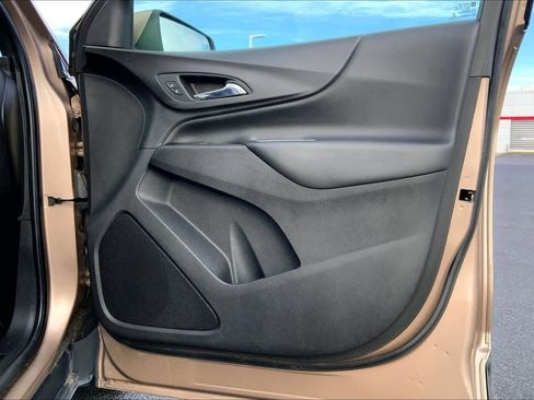 Used 2019 Chevrolet Equinox LT image 23