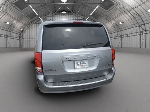 Used 2019 Dodge Grand Caravan SXT FWD image 6