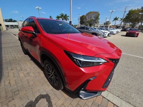 Used 2024 Lexus NX 250 FWD image 1