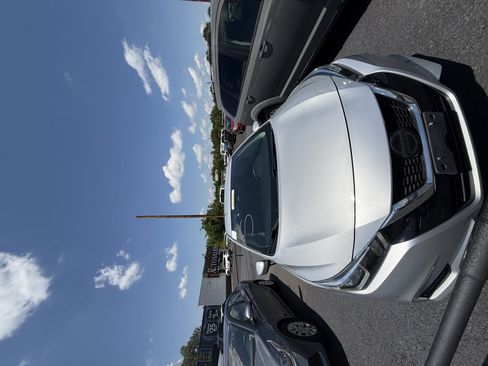 Used 2020 Nissan Versa SV FWD image 1