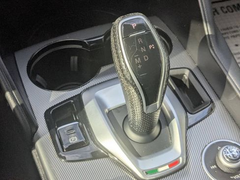 Used 2023 Alfa Romeo Giulia Veloce AWD/4WD image 24