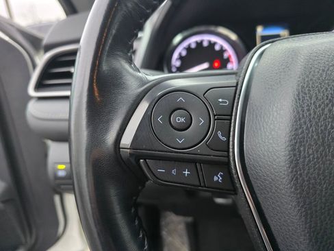 Used 2019 Toyota Camry SE image 25