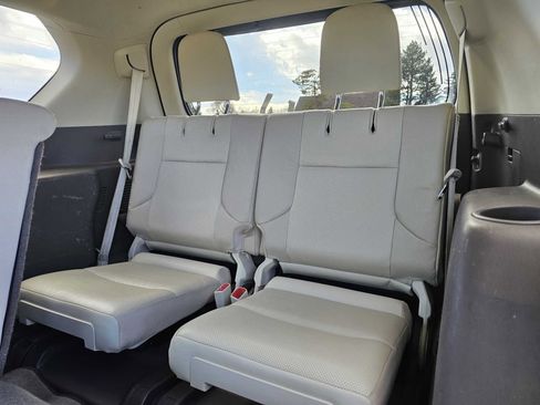 Used 2016 Lexus GX 460 w/ Premium Package image 32